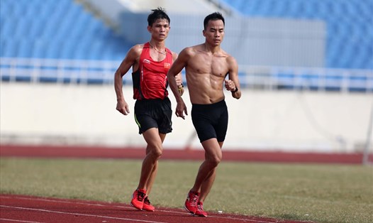 Tuyển thủ Nguyễn Thành Ngưng bảo vệ thành công ngôi vô địch đi bộ 20.000m và phá sâu kỷ lục quốc gia do chính mình xác lập. Ảnh: T.Q