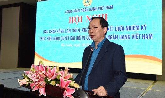 Phó Thống đốc Thường trực Ngân hàng Nhà nước Việt Nam, Chủ tịch Công đoàn Ngân hàng Việt Nam Đào Minh Tú phát biểu tại hội nghị. Ảnh: CĐCC