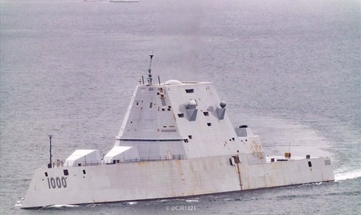 Khu trục hạm Mỹ USS Zumwalt hoen gỉ. Ảnh: WarshipCam