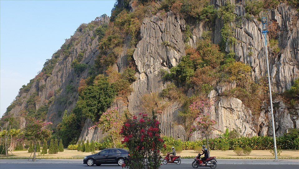 Vịnh Hạ Long rực rỡ trong mùa đẹp nhất năm. Ảnh: Nguyễn Hùng Vịnh Hạ Long rực rỡ trong mùa đẹp nhất năm. Ảnh: Nguyễn Hùng