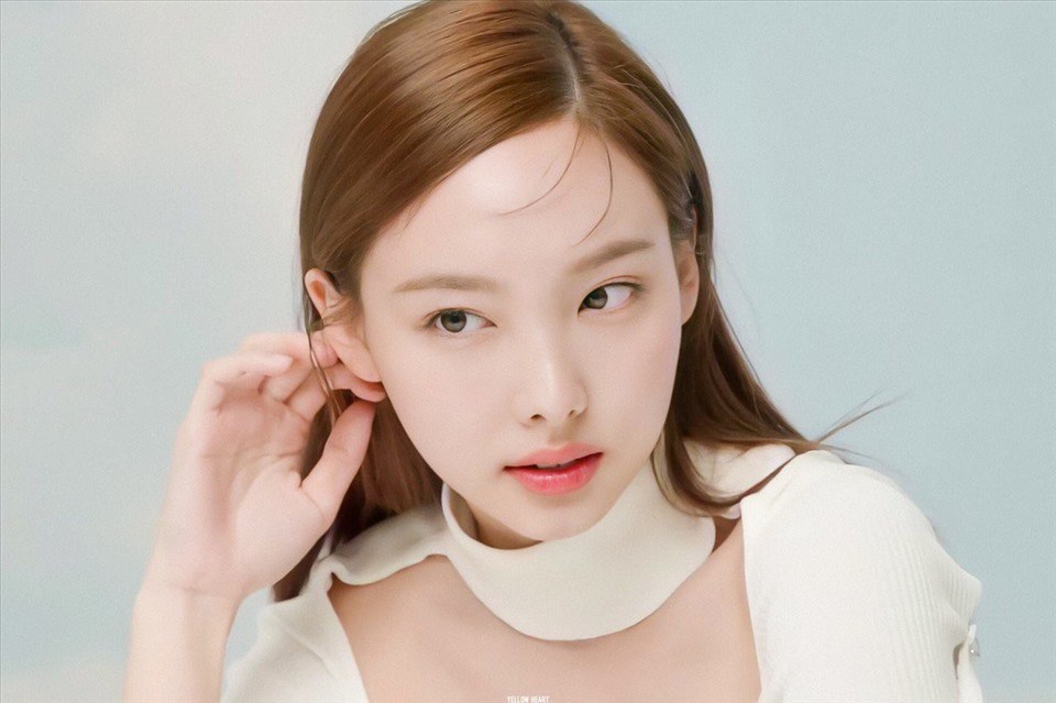 Nayeon - TWICE chăm sóc da kỹ lưỡng mỗi ngày. Ảnh: Xinhua. Nayeon - TWICE chăm sóc da kỹ lưỡng mỗi ngày. Ảnh: Xinhua.