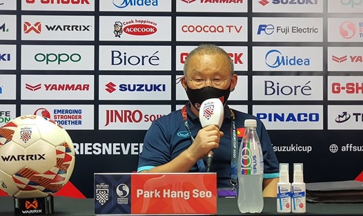 Huấn luyện viên Park Hang-seo muốn cùng tuyển Việt Nam đánh bại Indonesia. Ảnh: VFF