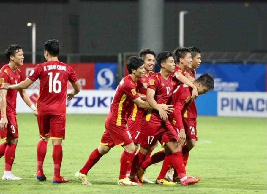 Tuyển VIệt Nam dẫn đầu bảng B tại AFF Cup 2020. Ảnh: VFF