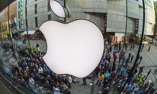 Apple đang phải đối mặt với một cuộc điều tra về chính sách bảo mật của công ty này tại Ba Lan. Ảnh: AFP