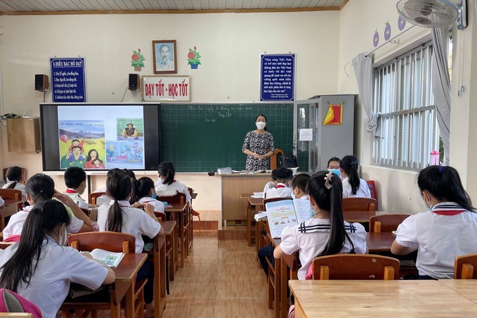 Học sinh tại Côn Đảo trong lớp học ngày 13.12.2021. Ảnh: M.C Học sinh tại Côn Đảo trong lớp học ngày 13.12.2021. Ảnh: M.C
