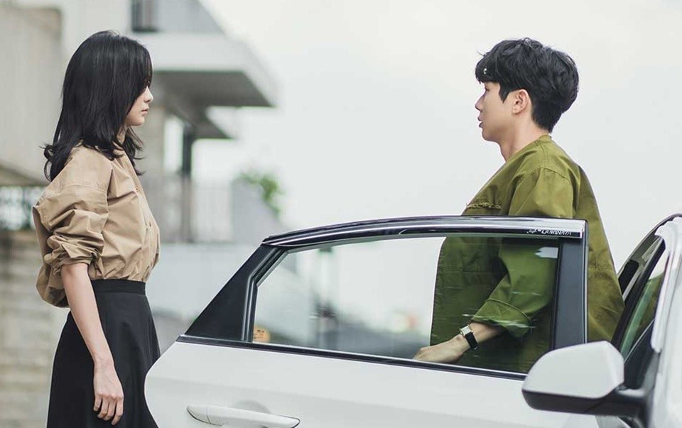 Choi Woo Sik, Kim Da Mi trong một cảnh quay. Ảnh: NSX. Choi Woo Sik, Kim Da Mi trong một cảnh quay. Ảnh: NSX.