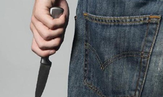 Chỉ vì mâu thuẫn cá nhân, nam sinh lớp 11 Trung tâm Giáo dục thường xuyên huyện Bình Lục (tỉnh Hà Nam) dùng dao bấm đâm khiến 1 thanh niên tử vong. Ảnh minh họa.