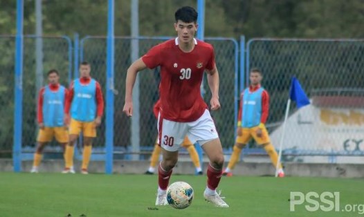 Trung vệ Elkan Baggott bị cách ly ngay trước khi chuẩn bị thi đấu với tuyển Việt Nam. Ảnh: PSSI