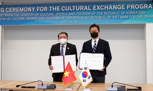 Ký kết Chương trình Trao đổi Văn hóa giữa Bộ Văn hóa, Thể thao và Du lịch Việt Nam và Bộ Văn hóa, Thể thao và Du lịch Hàn Quốc.
