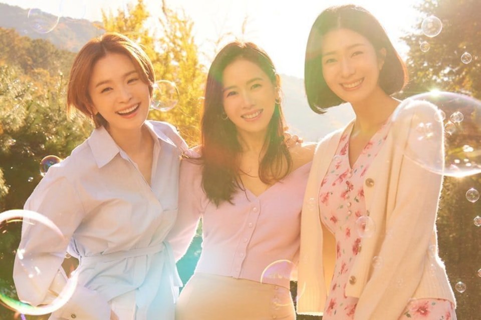 Ba nữ chính phim “39”. Ảnh: Poster JTBC. Ba nữ chính phim “39”. Ảnh: Poster JTBC.