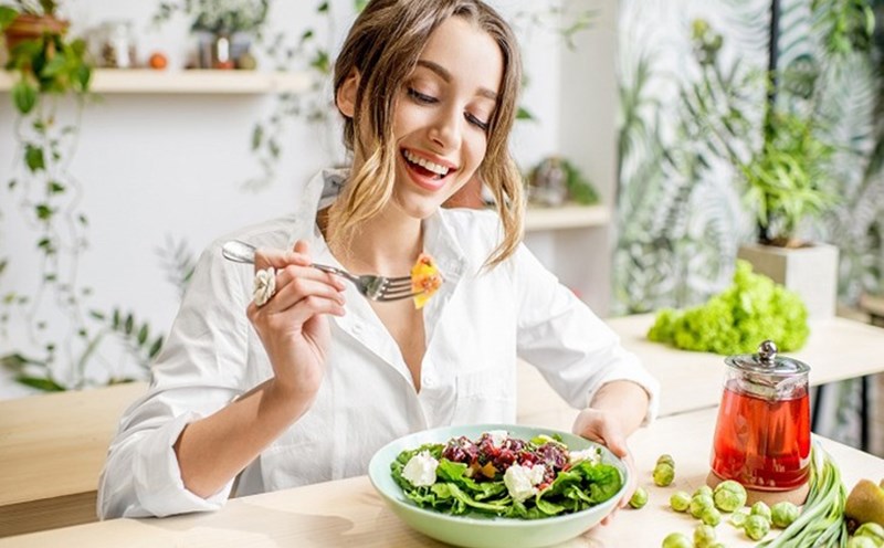 Để cải thiện chức năng sinh lý thì chị em cần duy trì chế độ ăn uống, sinh hoạt lành mạnh...