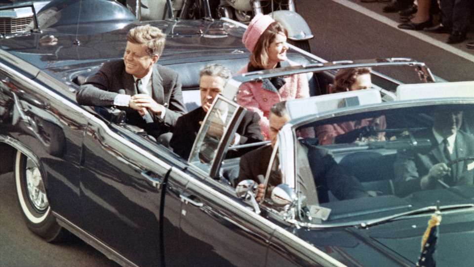 President John F Kennedy and his wife Jacqueline, sitting behind Texas Governor John Connally and Mr. Nellie's wife, were in a convoy escorting the president a few minutes before the assassination attempt on November 22,3. Photo: Wiki