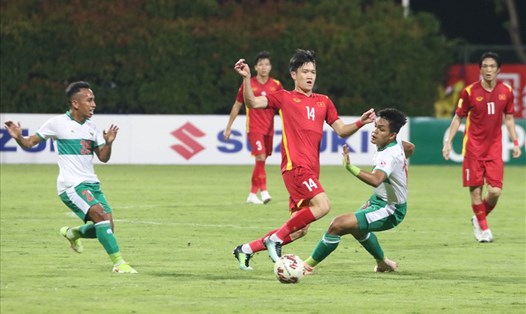 Tuyển Việt Nam thi đấu bế tắc toàn tập trước tuyển Indonesia. Ảnh: VFF