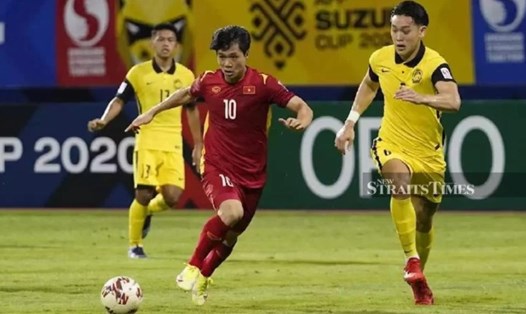 Dominic Tan (phải) cho biết anh đã rút ra nhiều bài học sau trận thua tuyển Việt Nam 0-3. Ảnh: NST