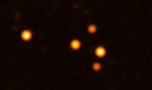 Hình ảnh các ngôi sao quay quanh hố đen Sagittarius A * ở trung tâm của Dải Ngân hà được chụp vào tháng 5 năm nay. Ảnh: ESO