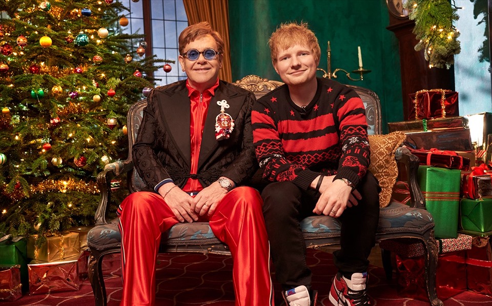 Merry Christmas” của Elton John và Ed Sheeran lọt Billboard Hot 100