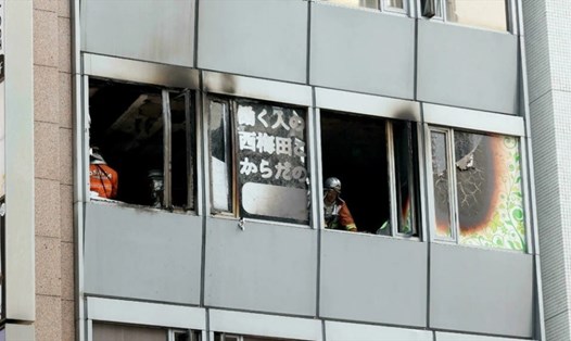 Đám cháy lớn chưa rõ nguyên nhân tại Osaka, Nhật Bản. Ảnh: AFP