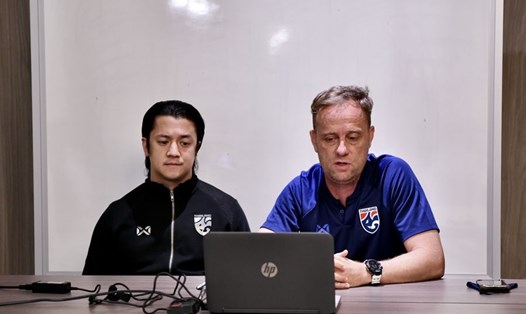 Huấn luyện viên Polking (phải) đánh giá tuyển Việt Nam là đội bóng mạnh nhất tại bảng B, với phong độ ổn định. Ảnh: FAT
