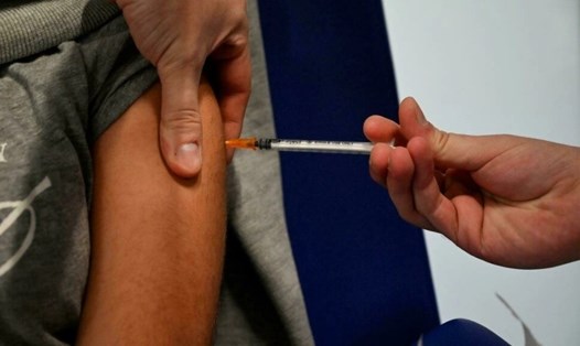 Pfizer thông báo công ty này đang thử nghiệm mũi vaccine tăng cường với liều lượng 3 microgram cho trẻ em dưới 5 tuổi. Ảnh: AFP