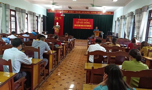 Cán bộ công đoàn tỉnh Lạng Sơn tập huấn bồi dưỡng kiến thức hoạt động công đoàn. Ảnh: CĐCC