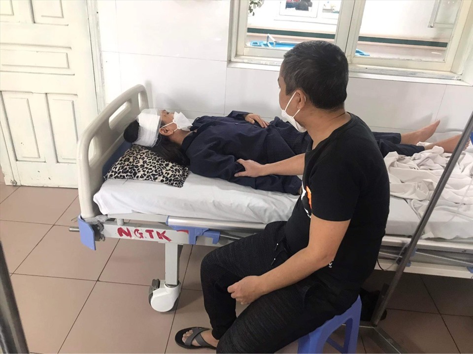 Công nhân Nguyễn Thị T. vẫn đang trong tình trạng nguy kịch sau vụ tai nạn vào ngày 15.12. Ảnh: GĐCC.