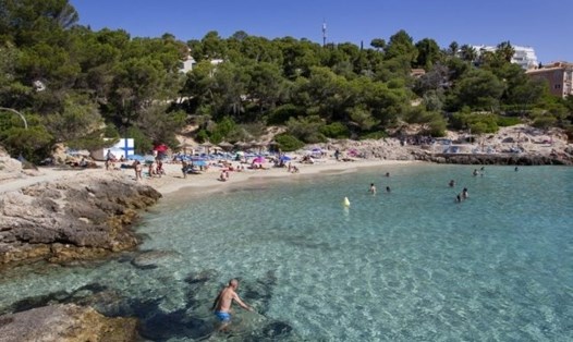 Tới 65% bãi biển ở quần đảo Balearic (Tây Ban Nha) có thể sẽ biến mất vĩnh viễn vào cuối thế kỷ này. Ảnh: AFP