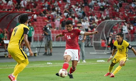 Tuyển Indonesia đã ngược dòng thắng đậm tuyển Malaysia 4-1 để vào bán kết với ngôi đầu bảng B. Ảnh: FAM