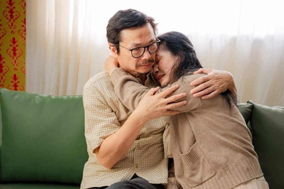 NSND Lan Hương và Trung Anh trong MV. Ảnh: NSCC. NSND Lan Hương và Trung Anh trong MV. Ảnh: NSCC.