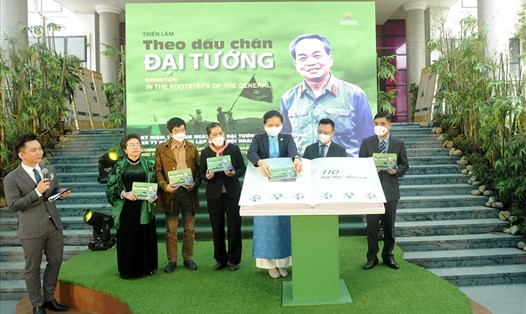 Chính thức khai mạc Triển lãm thơ diễn ca lịch sử “Theo dấu chân Đại tướng” tại Hà Nội. Ảnh: BTC