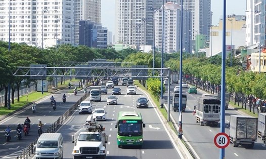 Dự án BRT số 1 dọc đại lộ Võ Văn Kiệt - Mai Chí Thọ được đề xuất thay thế bằng tuyến xe buýt xanh chất lượng cao.  Ảnh: Minh Quân