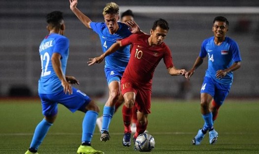 Tuyển Indonesia (áo đỏ) có thành tích đối đầu không tốt trước Singapore ở AFF Cup. Ảnh: CNN Indonesia