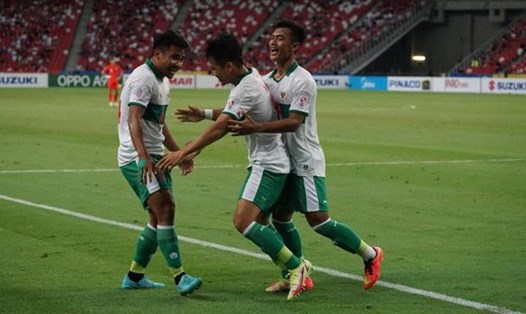Tuyển Indonesia chơi lấn lướt Singapore trong hiệp 1 và dẫn trước nhưng đã không bảo vệ được chiến thắng. Ảnh: PSSI