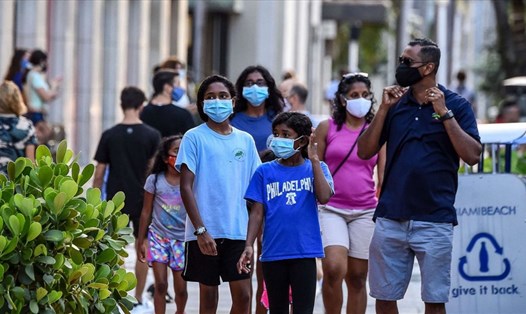 Thủ đô Mỹ cấm người chưa tiêm chủng vào các không gian công cộng. Ảnh: AFP