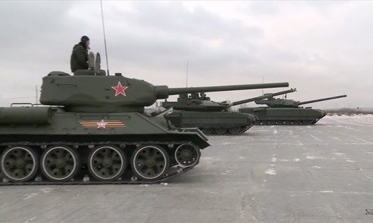 Ba thế hệ xe tăng Nga. Ảnh chụp màn hình