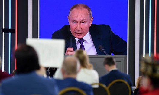 Tổng thống Nga Vladimir Putin họp báo thường niên ngày 23.12. Ảnh: AFP