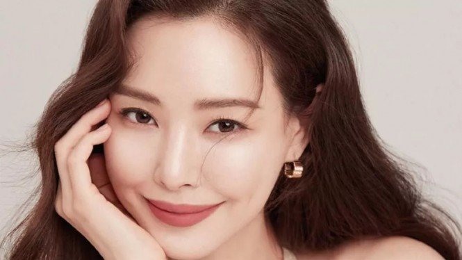 Nốt thăng trầm trong cuộc sống của “Hoa hậu đẹp nhất Hàn Quốc” Honey Lee