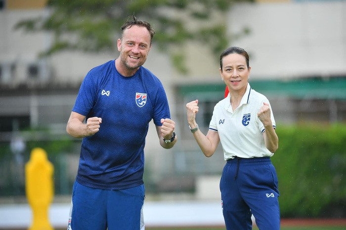 Bà Nualphan Lamsam đang khao khát vô địch AFF Cup 2020 cùng tuyển Thái Lan. Ảnh: FAT