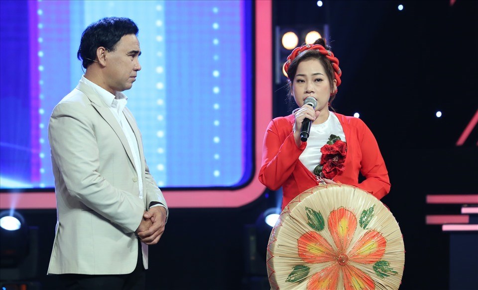 Câu chuyện của nữ điều dưỡng khiến Mỹ Linh rơi nước mắt vì xúc động. Ảnh: G.M. Câu chuyện của nữ điều dưỡng khiến Mỹ Linh rơi nước mắt vì xúc động. Ảnh: G.M.