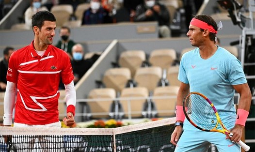 Khi Roger Federer khó trở lại đỉnh cao, sẽ chỉ còn Novak Djokovic và Rafael Nadal ganh đua việc giành Grand Slam thứ 21 trong sự nghiệp. Ảnh: Tennis.com