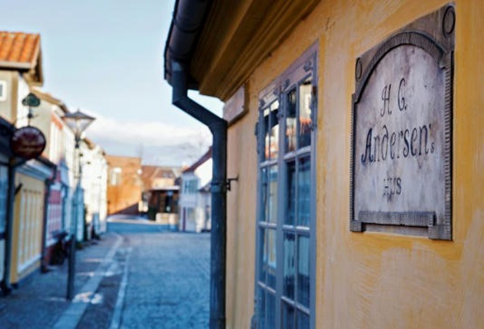 Bảo tàng bao gồm ngôi nhà nhỏ mà nhà văn Hans Christian Andersen đã sinh sống thời thơ ấu. Ảnh: AFP