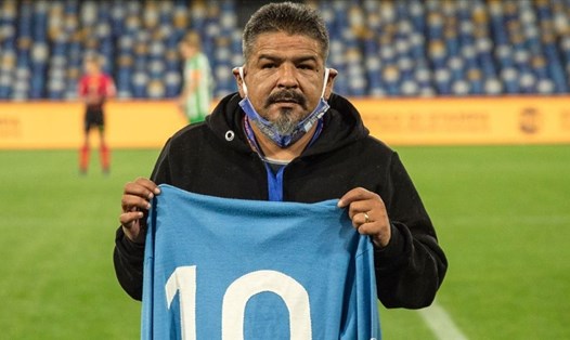 Hugo Maradona từng ký hợp đồng với Napoli giống như Diego Maradona. Ảnh: Gazzetta dello Sports