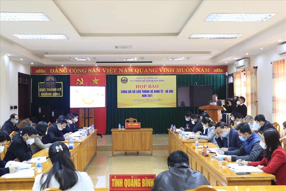 Toàn cảnh buổi họp báo. Ảnh: H.L