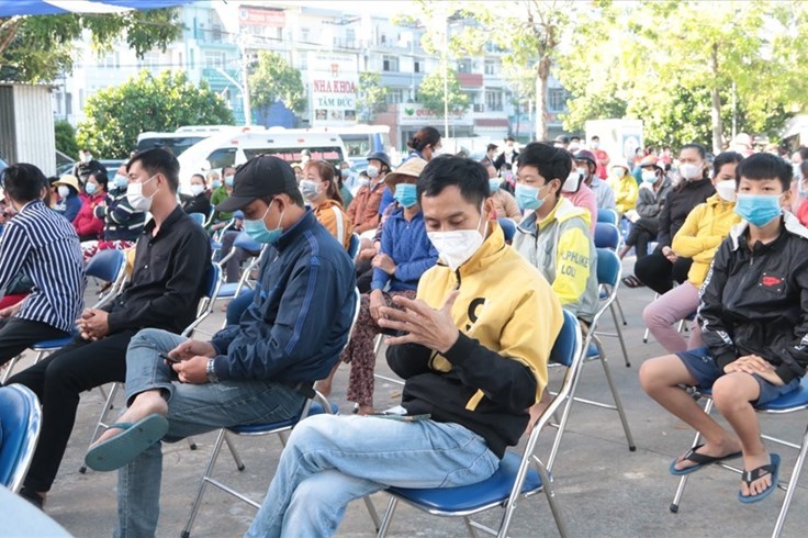 Phiên chợ 0 đồng tiếp sức công nhân lao động Bình Dương ngày trở lại Phiên chợ 0 đồng tiếp sức công nhân lao động Bình Dương ngày trở lại