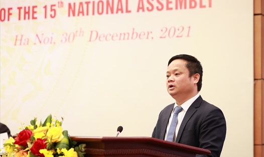 Phó Chủ nhiệm Văn phòng Quốc hội Vũ Minh Tuấn phát biểu tại họp báo. Ảnh: Hải Nguyễn