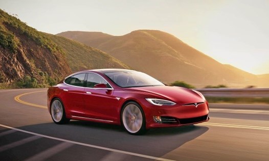 Tesla đang phải thu hồi hàng loạt xe điện do các vấn đề liên quan tới cốp xe và camera chiếu hậu, con số lên tới nửa triệu chiếc. Ảnh: Tesla