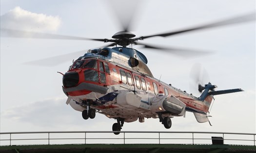 Tấp huấn bay trực thăng, tương lai người dân ở xa được cấp cứu đường. Ảnh: Nguyễn Ly