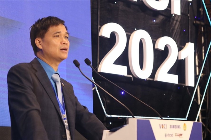Ông Ngọ Duy Hiểu - Phó Chủ tịch Tổng Liên đoàn Lao động Việt Nam phát biểu tại diễn đàn. Ảnh: Bảo Hân