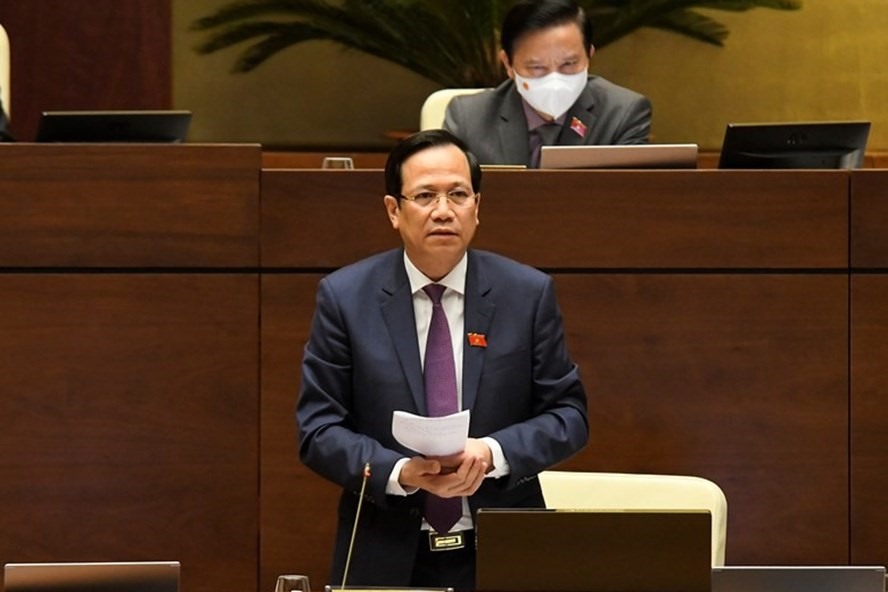 Bộ trưởng Bộ Lao động, Thương binh và Xã hội Đào Ngọc Dung phát biểu chiều 27.10. Ảnh QH