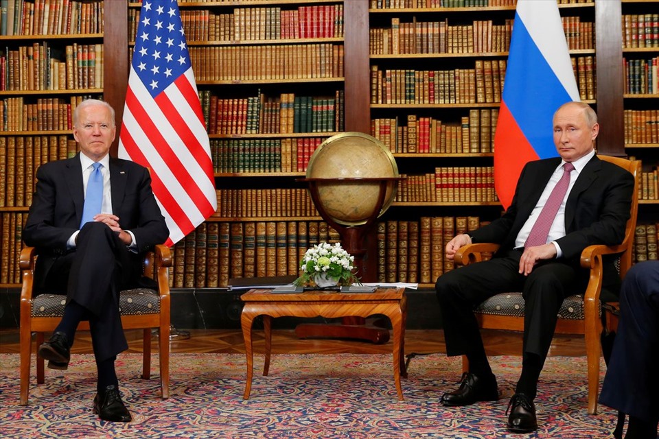 Tổng thống Vladimir Putin và Tổng thống Joe Biden tại cuộc gặp ở Geneva, tháng 6.2021. Ảnh: AFP