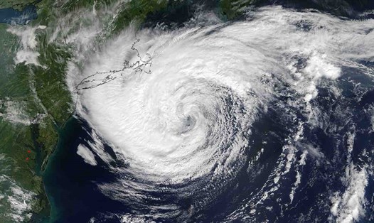 Công ty khởi nghiệp Nhật Bản chế tạo tuabin khai thác sức mạnh của bão. Ảnh: NASA